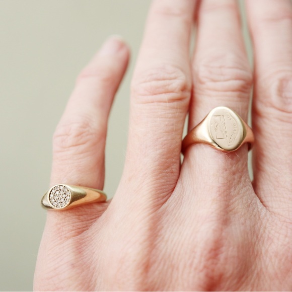 Sydney Evan Oval Pinky Signet Ring 4 - Picture 5 of 8